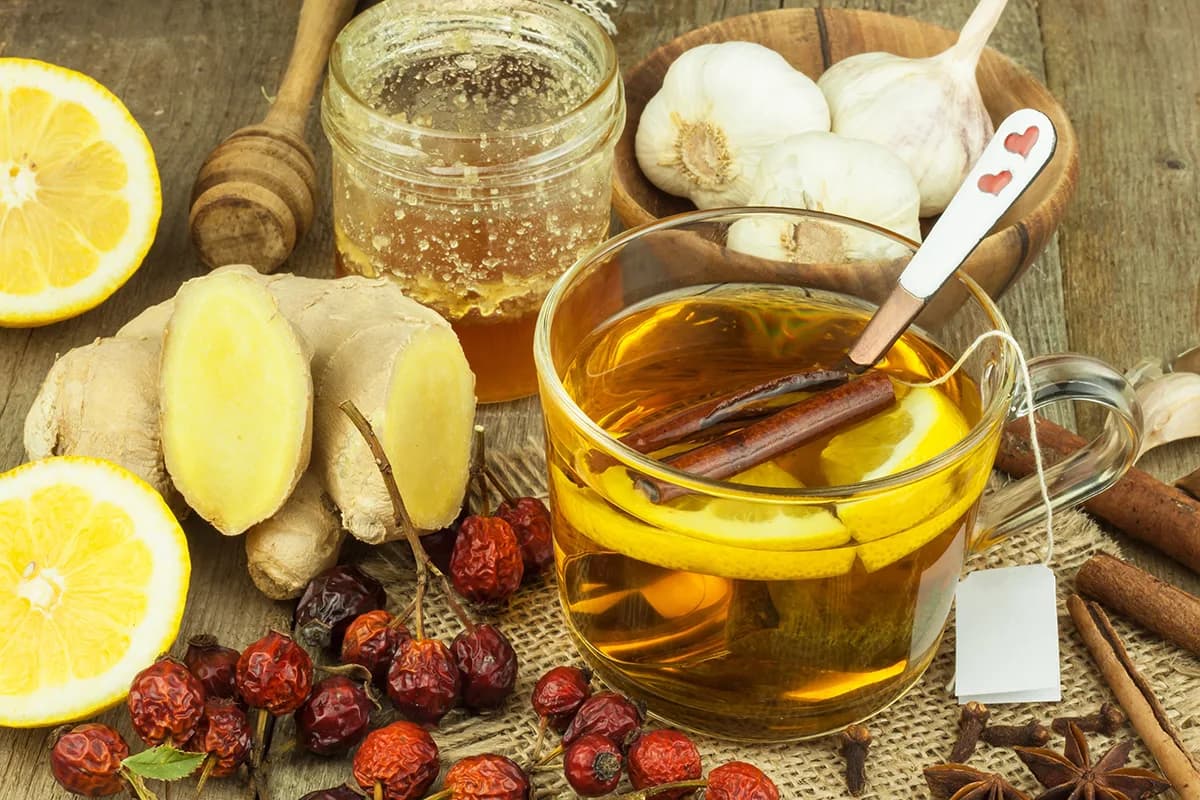 10 účinných spôsobov, ako zmierniť bolesť v hrdle